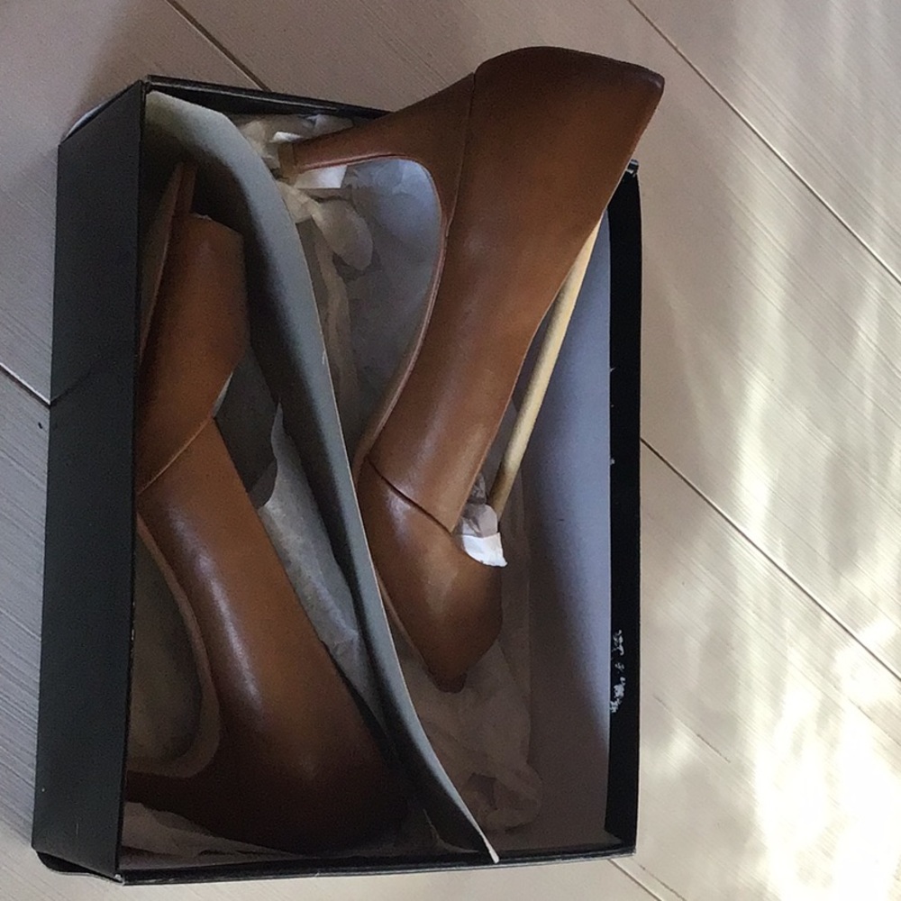 Ann Taylor Brown Leather High Heel Pumps